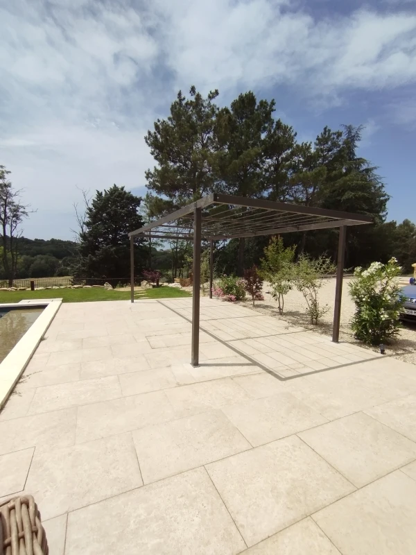 pergola portrait en acier sur mesure baffray guillaume sisteron mison 04